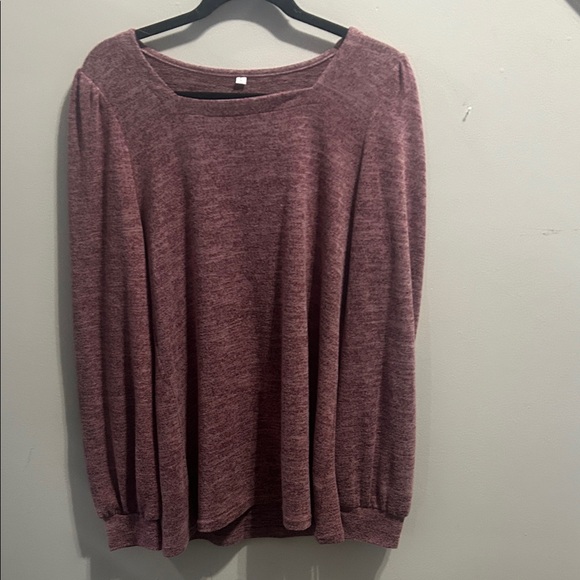 Chic Burgundy Women's Blouse - Picture 9 of 14